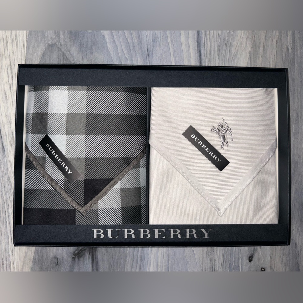 Burberry Monochrome Check & White Cotton Handkerchief Set of 2 - New in Box - Picture 3 of 11